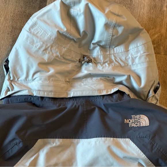The North Face, women’s winter coat, size L - Picture 8 of 8